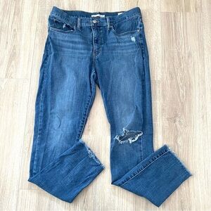 Levi’s 311 Shaping Skinny Jeans Sz 31 Medium Wash